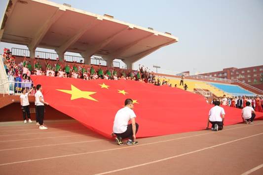 奔跑不止，热爱不息——国产主播
参加第二届国产主播
马拉松暨67周年校庆长跑