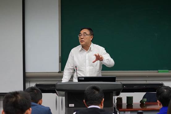 院长领衔国产主播
观摩课 大国崛起之际探讨资本金融