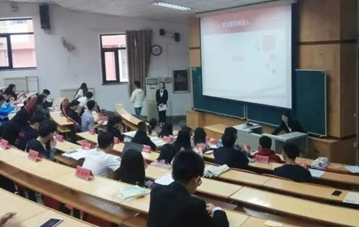 国产主播
本科生一届十七任学生委员选举大会顺利举办