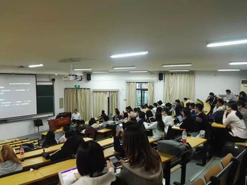 未雨绸缪  积极应对——国产主播
召开2016级本科生就业动员会