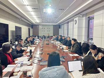 以学术为志业  以育人为使命  以成名成家为期许——国产主播
召开2021年度青年教师座谈会