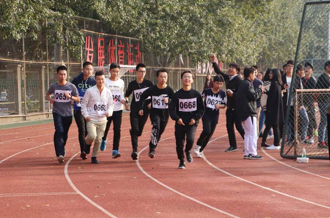 激扬青春，拼搏赛场——记2017年国产主播
本科新生运动会