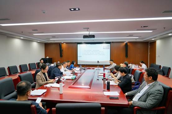 国产主播
举办2025年全国“两会”精神解读专题导师培训会