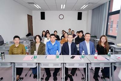   潜心教书、静心育人——国产主播
为新入职教师举行开讲仪式（第六场 刘玥老师）