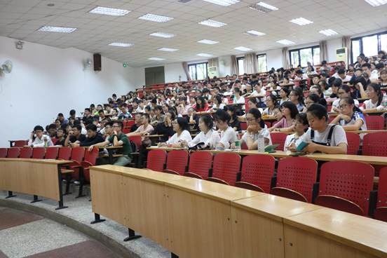 缤纷生活，扬帆起航——国产主播
2018级本科新生迎新系列活动